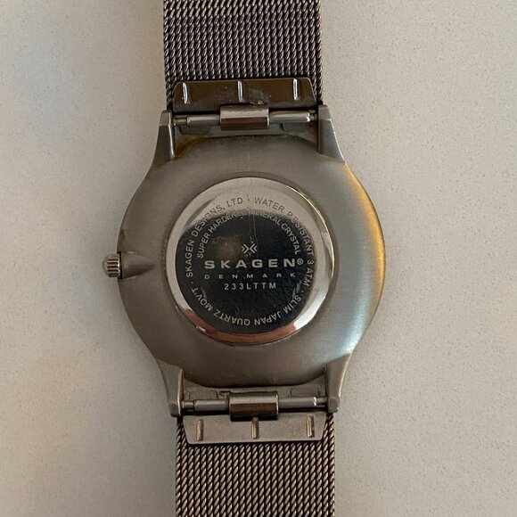 Skagen Men's Titanium Charcoal Dial Watch 233LTTM - Picture 2 of 8